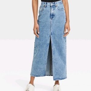 Universal Thread Blue Denim Full Skirt Size 17 NWT